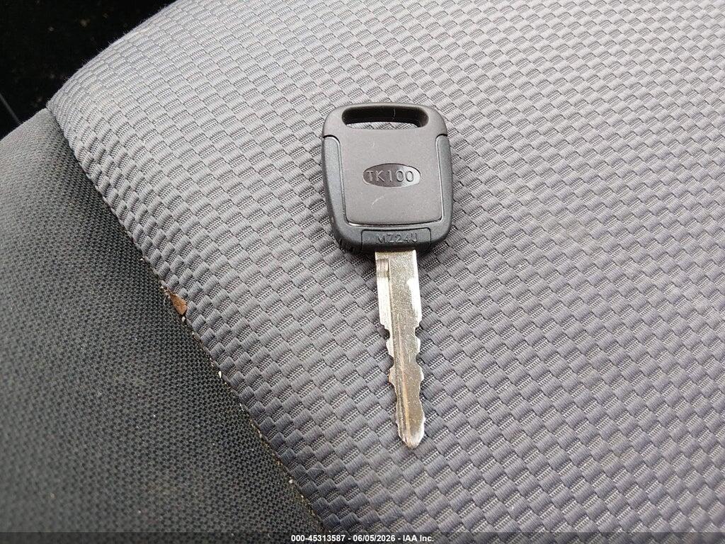 JM1CR293060106663 2006 MAZDA MAZDA5 photo no. 11