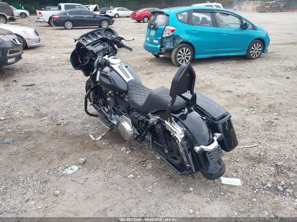 1HD1KBC11JB653259 2018 HARLEY-DAVIDSON FLHX photo no. 3