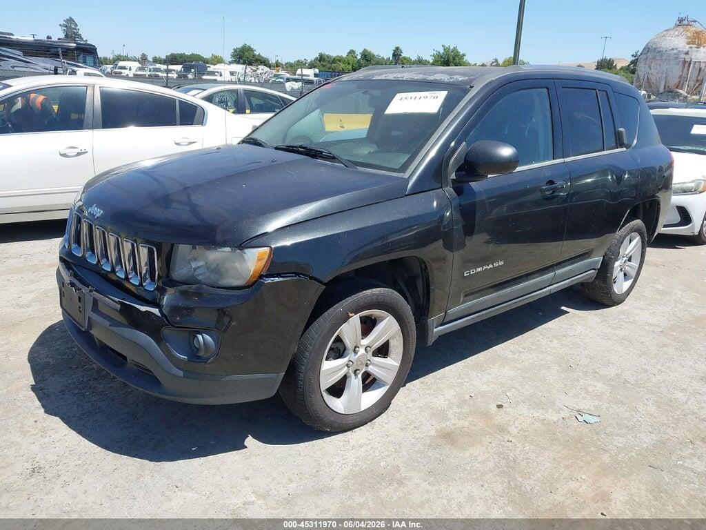 1J4NT1FBXBD176815 2011 JEEP COMPASS photo no. 2