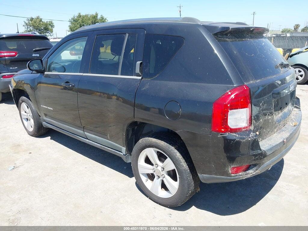 1J4NT1FBXBD176815 2011 JEEP COMPASS photo no. 3