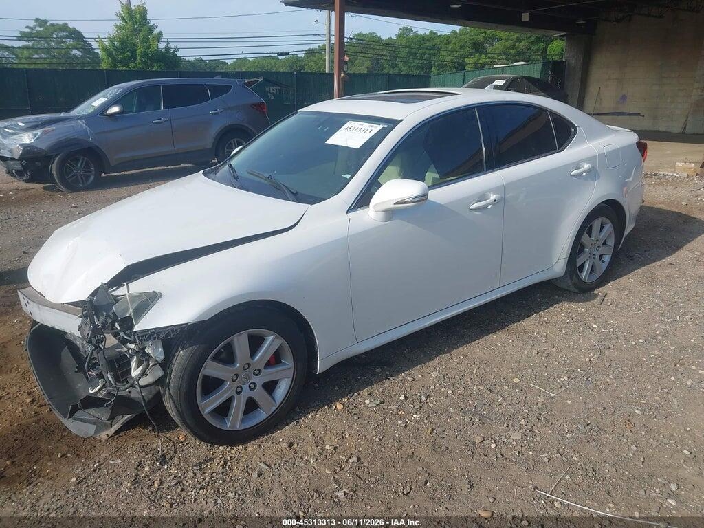 JTHCF5C22A5036779 2010 LEXUS IS 250 photo no. 2