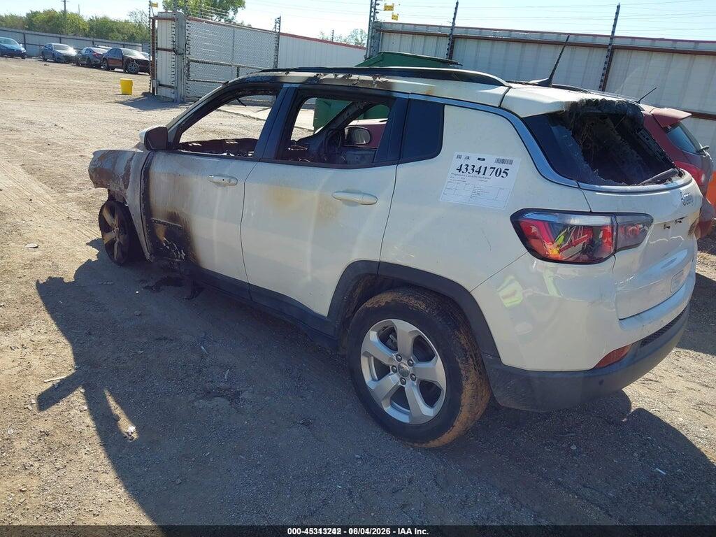 3C4NJCBB7JT368604 2018 JEEP COMPASS photo no. 3