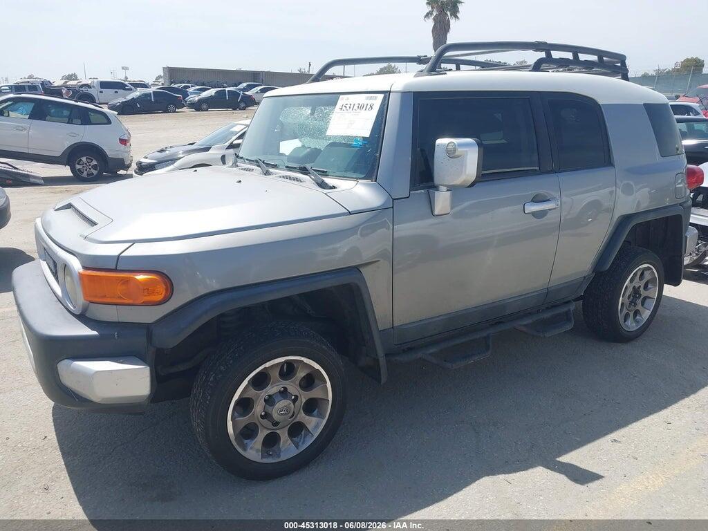 JTEBU4BF9BK112563 2011 TOYOTA FJ CRUISER photo no. 2