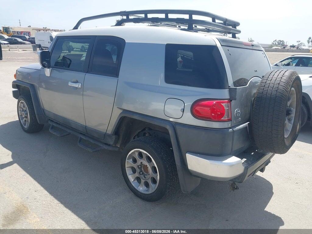 JTEBU4BF9BK112563 2011 TOYOTA FJ CRUISER photo no. 3