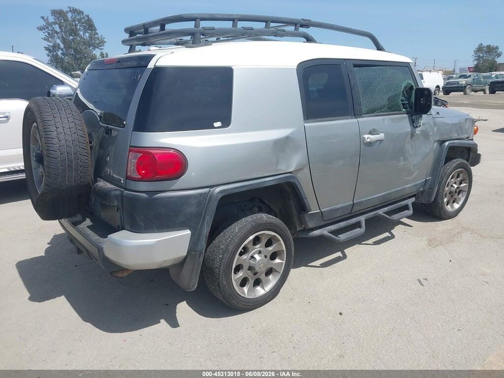 JTEBU4BF9BK112563 2011 TOYOTA FJ CRUISER photo no. 4
