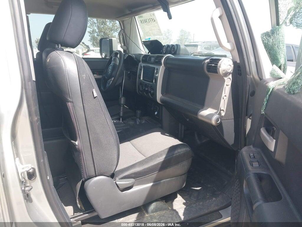 JTEBU4BF9BK112563 2011 TOYOTA FJ CRUISER photo no. 5