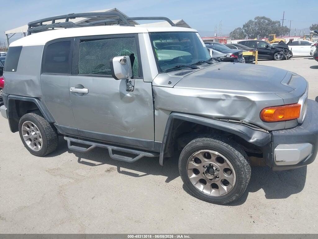 JTEBU4BF9BK112563 2011 TOYOTA FJ CRUISER photo no. 6
