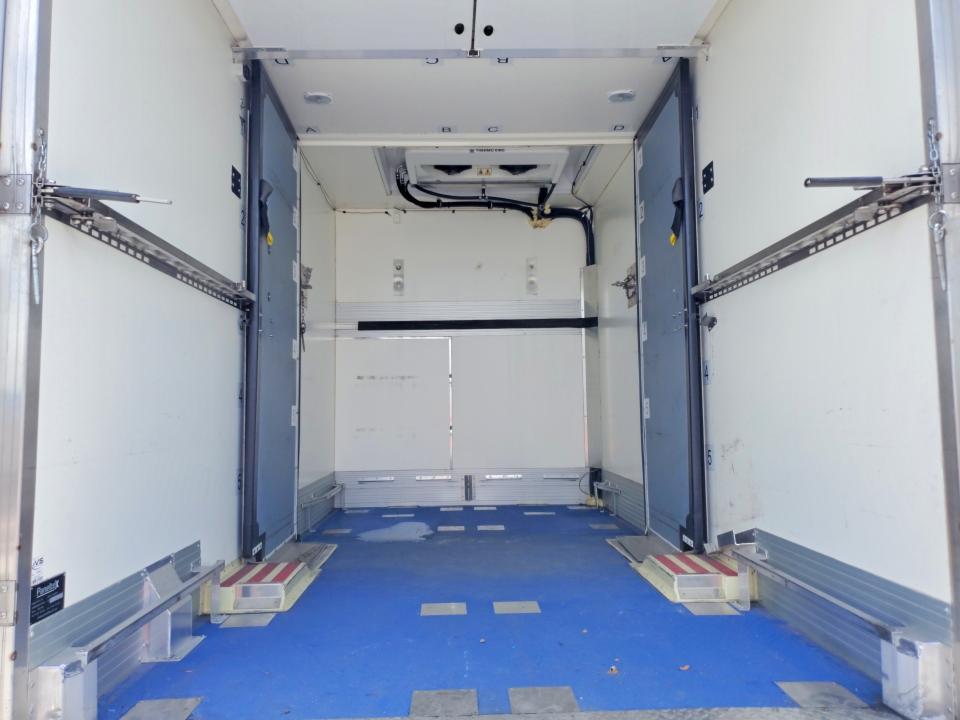 2023 FORD E350 REFRIGERATED BOX TRUCK — Фото 6 из 12
