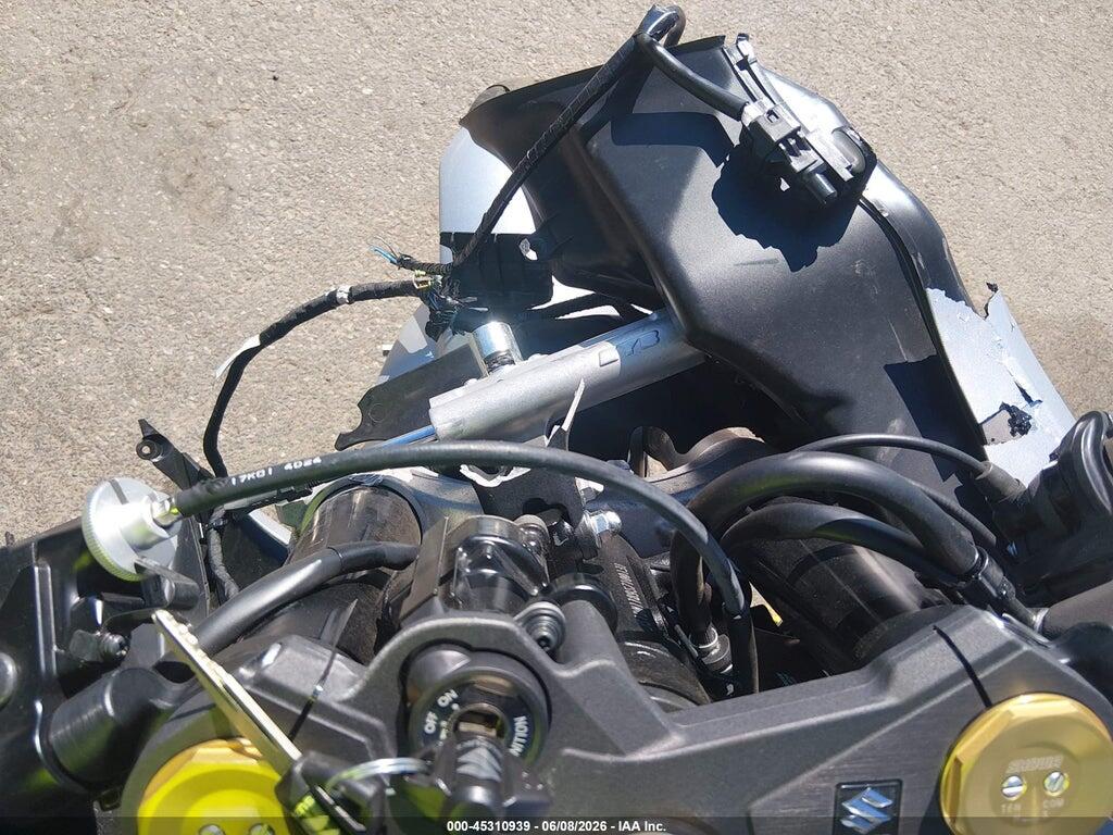 JS1DM11B9S7100131 2025 SUZUKI GSX-R1000 photo no. 7