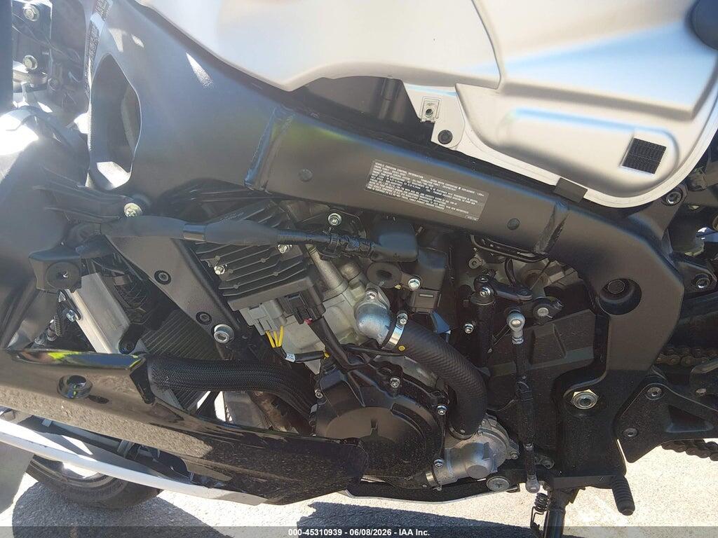 JS1DM11B9S7100131 2025 SUZUKI GSX-R1000 photo no. 9