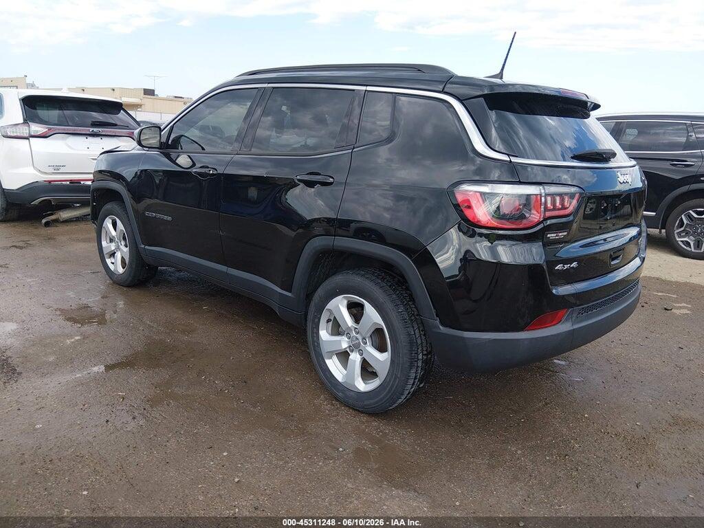 3C4NJDBB0JT256927 2018 JEEP COMPASS photo no. 3