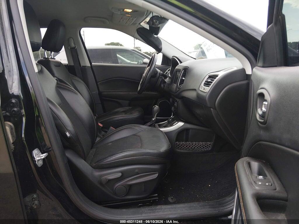 3C4NJDBB0JT256927 2018 JEEP COMPASS photo no. 5