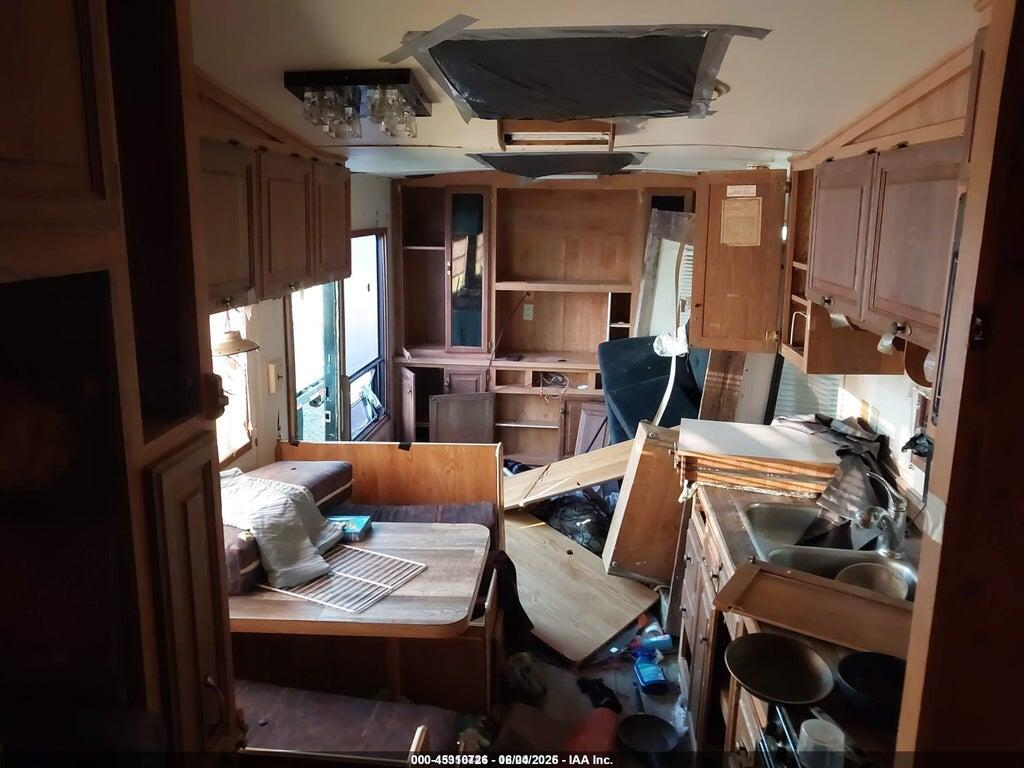 16F62B3R9M1009225 1991 CARRIAGE FIFTH WHEEL photo no. 8