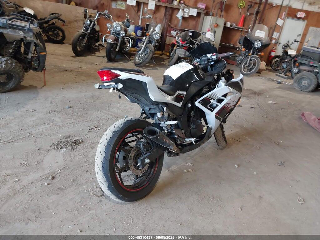 JKAEX8A15EA005634 2014 KAWASAKI EX300 photo no. 4