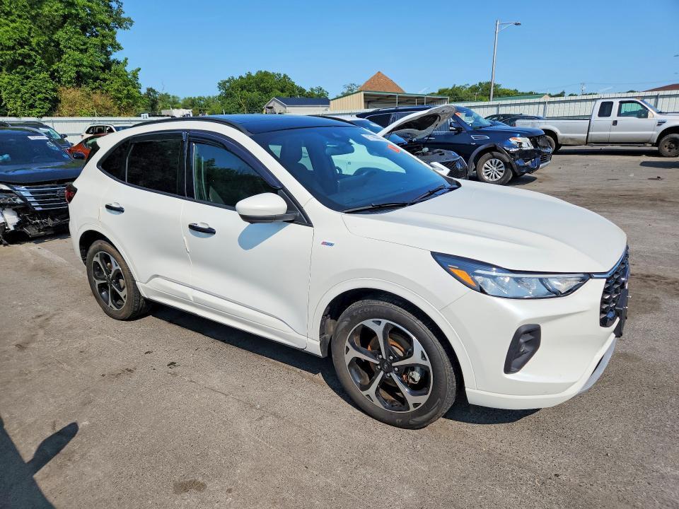 2023 FORD ESCAPE ST LINE SELECT — Фото 4 из 13