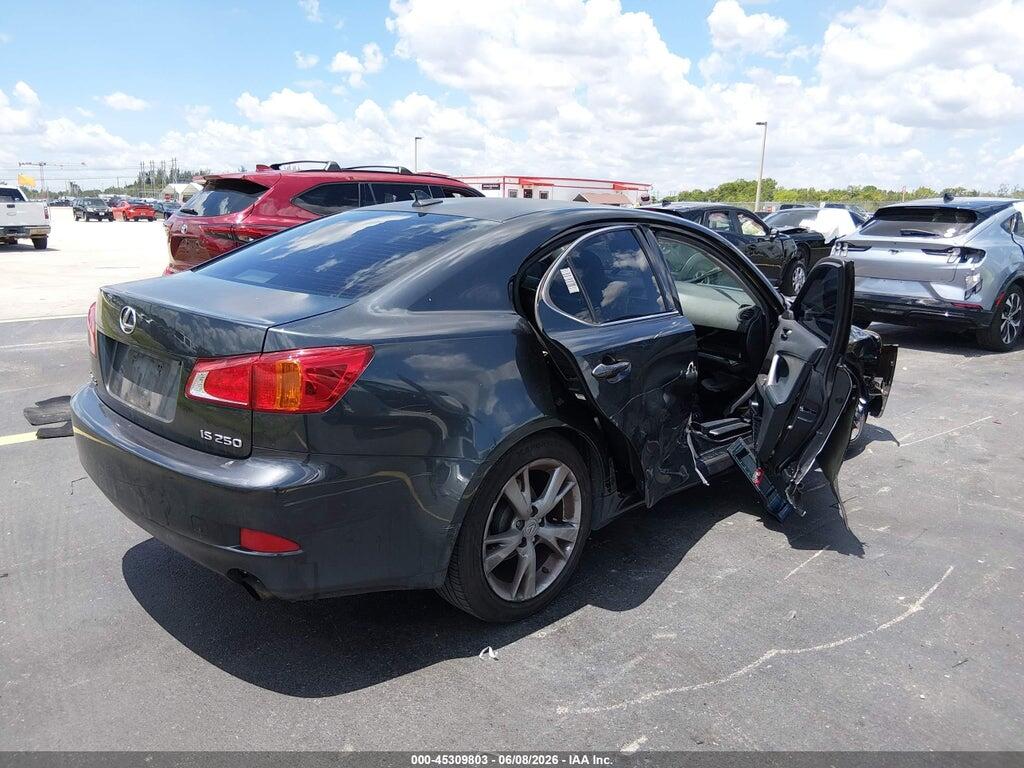 JTHBF5C24A2095331 2010 LEXUS IS 250 photo no. 4
