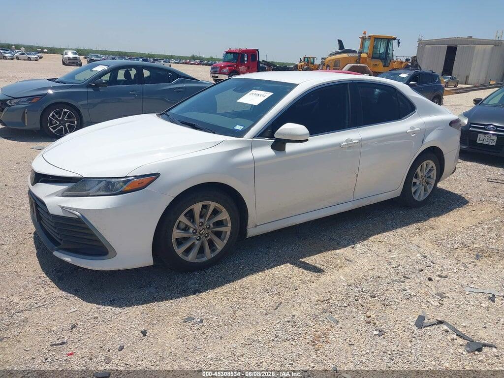 4T1C11AK7NU656143 2022 TOYOTA CAMRY photo no. 2