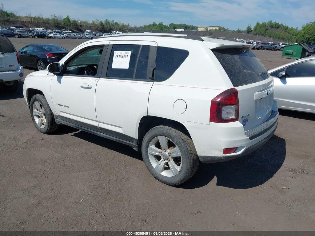 1C4NJDEB3GD810469 2016 JEEP COMPASS photo no. 3