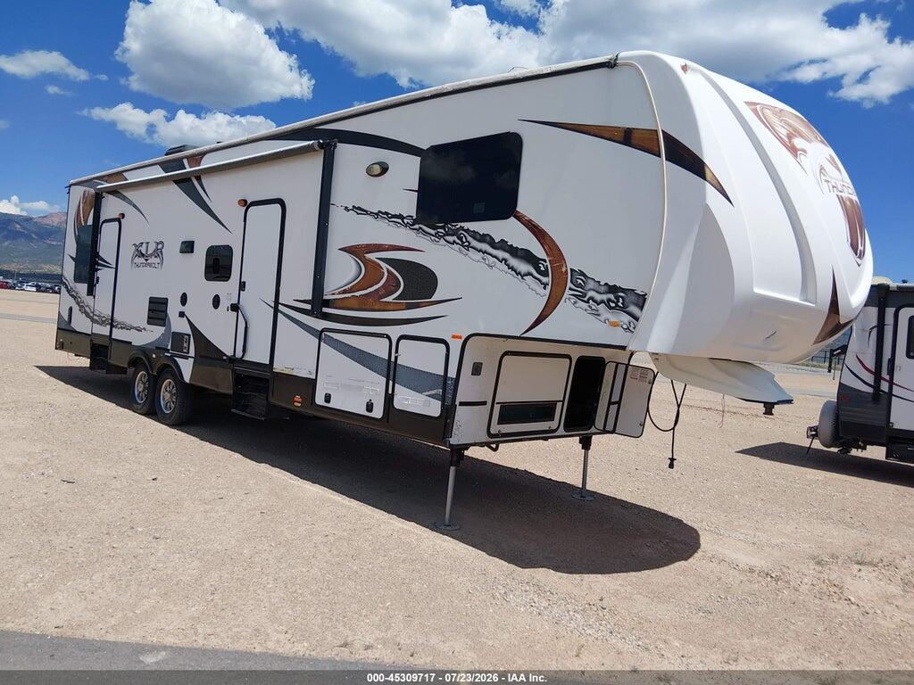 4X4FXLF28EF157368 2015 FOREST RIVER XLR photo no. 1