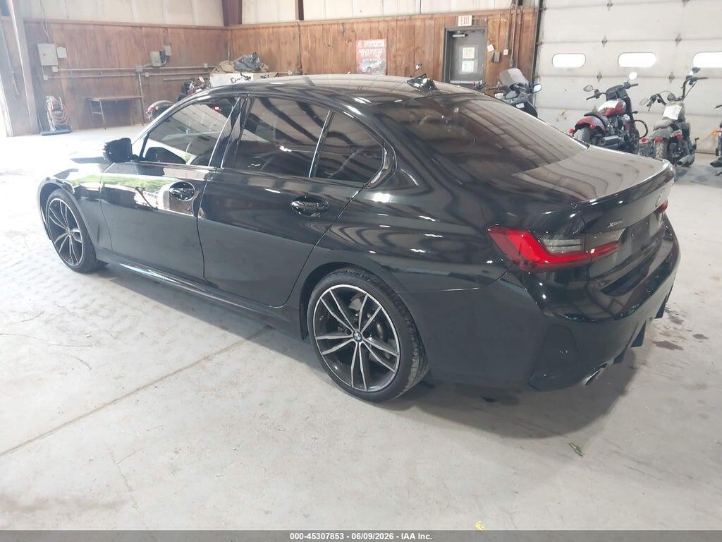 3MW89FF03P8D53333 2023 BMW 330I photo no. 3