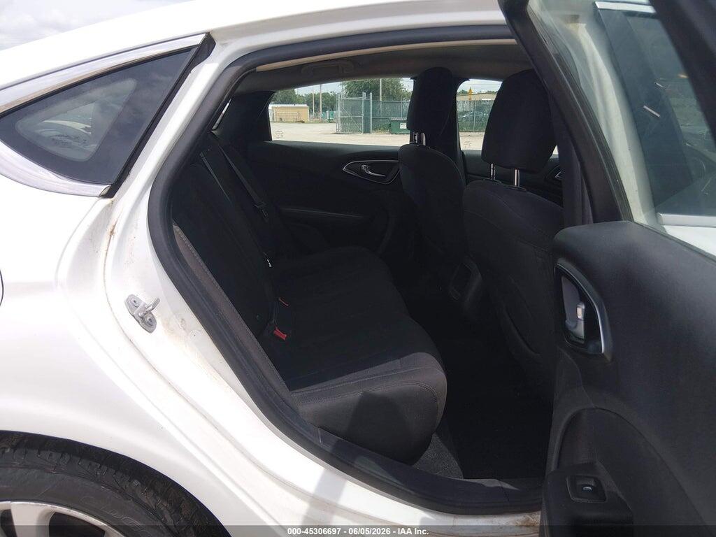 1C3CCCAB6GN159788 2016 CHRYSLER 200 photo no. 8