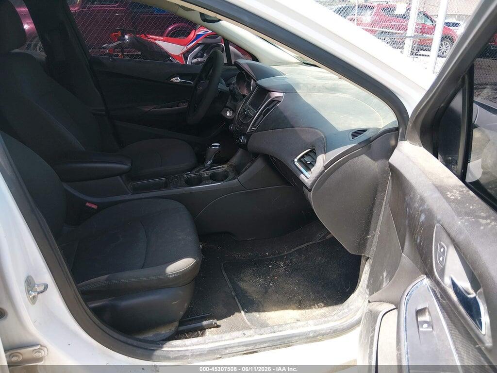 1G1BE5SM0J7113035 2018 CHEVROLET CRUZE photo no. 5