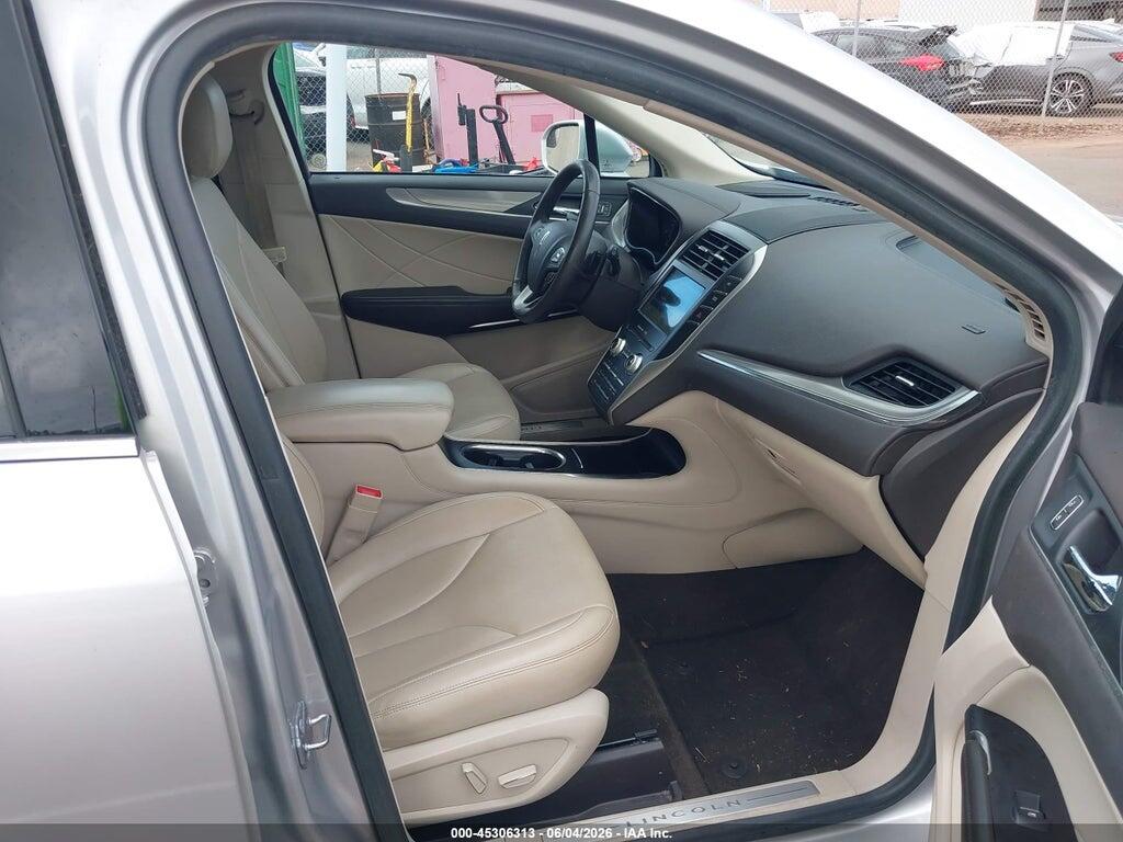 5LMCJ1C94KUL18301 2019 LINCOLN MKC photo no. 5