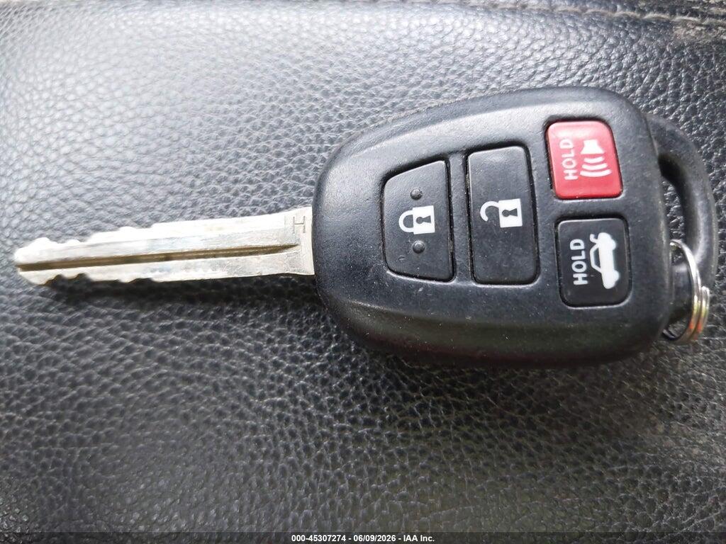 2T1BURHE4HC856307 2017 TOYOTA COROLLA photo no. 11