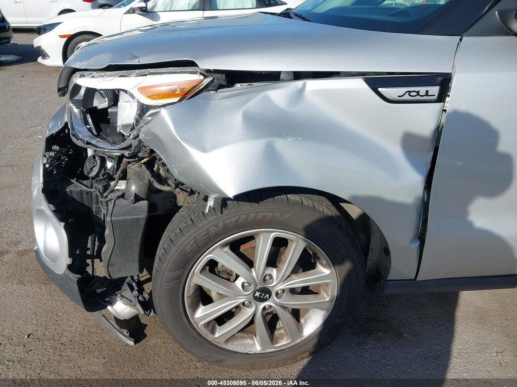 KNDJP3A50J7530019 2018 KIA SOUL photo no. 6