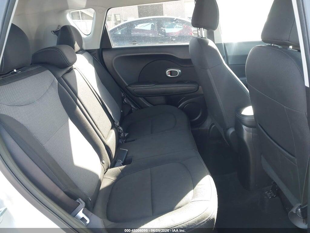 KNDJP3A50J7530019 2018 KIA SOUL photo no. 8