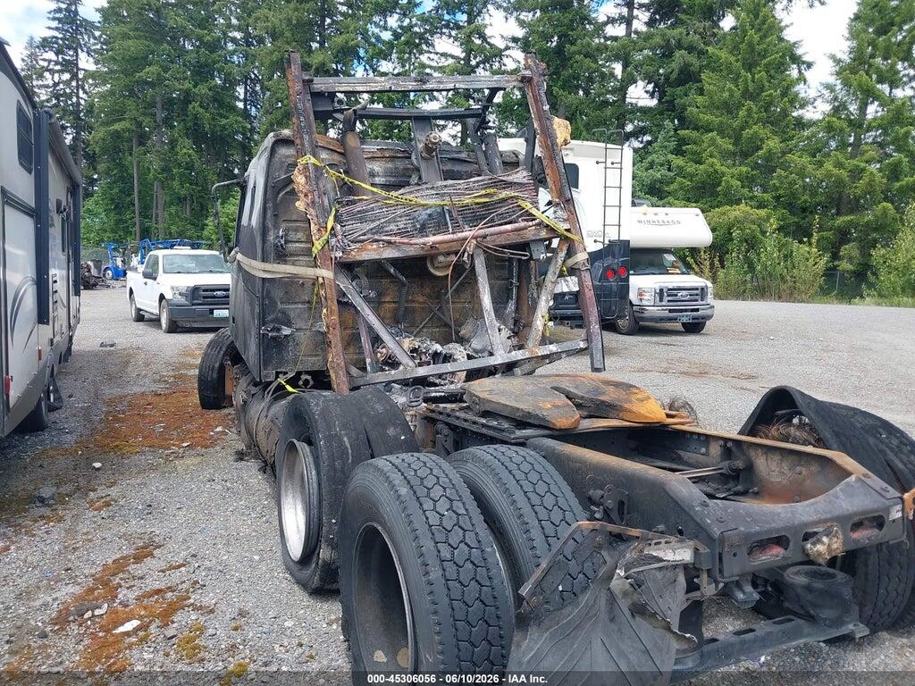 4V4NC9EH7CN543793 2012 VOLVO VN photo no. 3