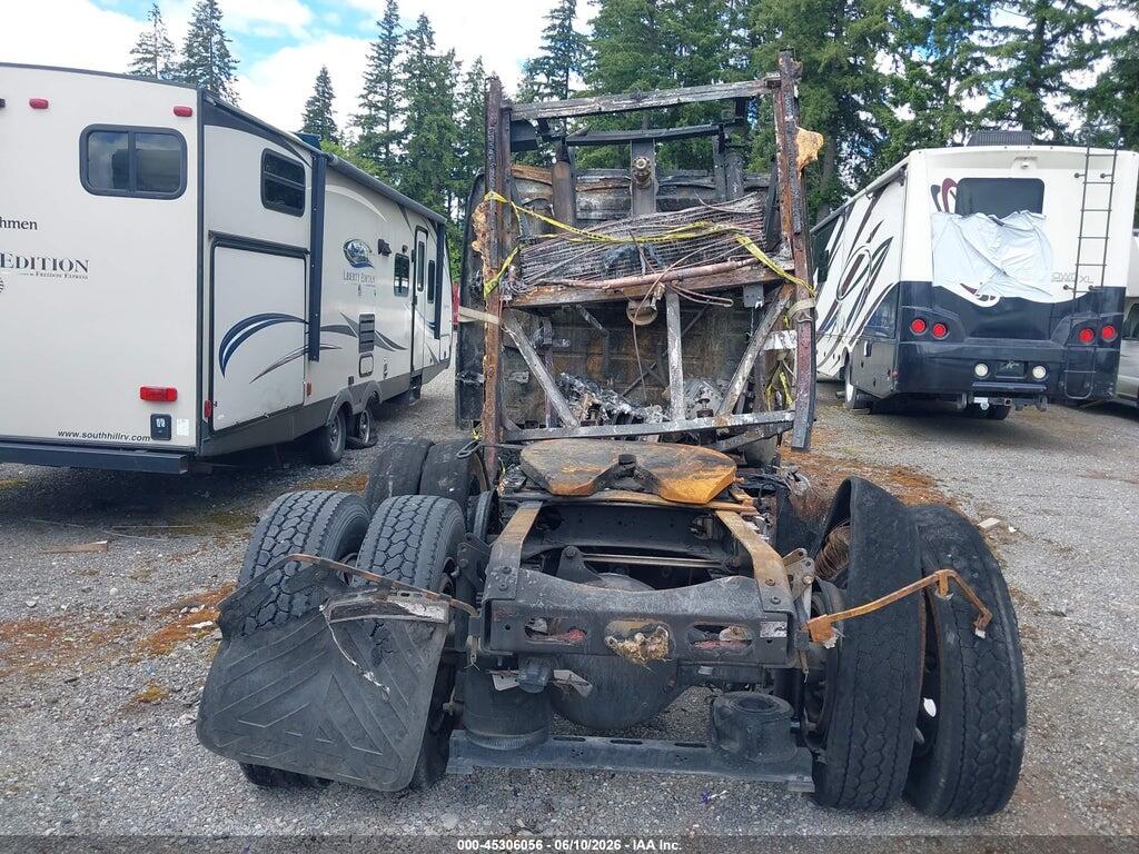 4V4NC9EH7CN543793 2012 VOLVO VN photo no. 8