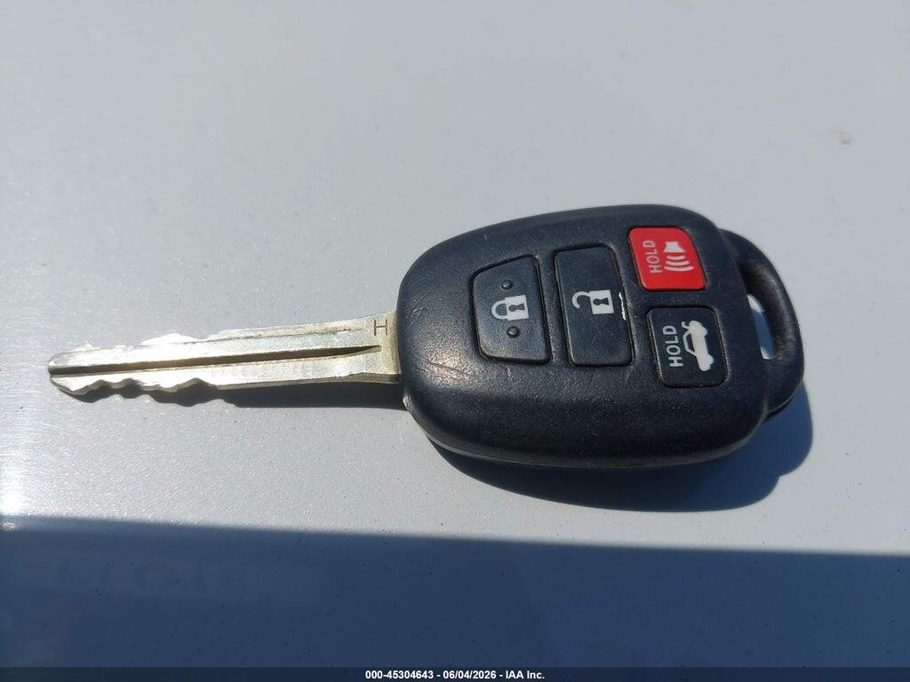 4T1BF1FK2HU804516 2017 TOYOTA CAMRY photo no. 11