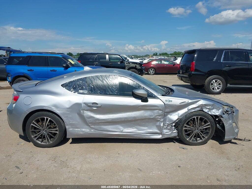 JF1ZNAA13F9702457 2015 SCION FR-S photo no. 11