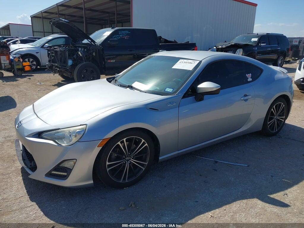 JF1ZNAA13F9702457 2015 SCION FR-S photo no. 2