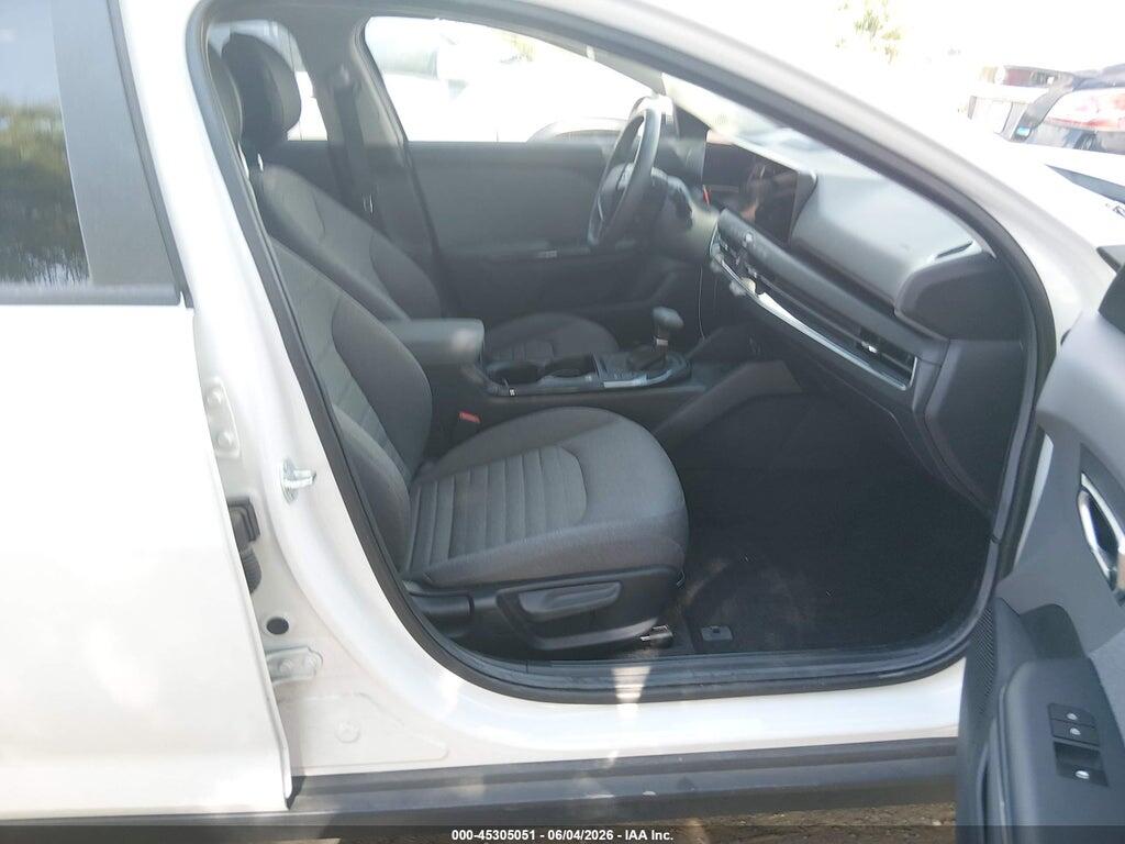 3KPFU4DE3SE083588 2025 KIA K4 photo no. 5