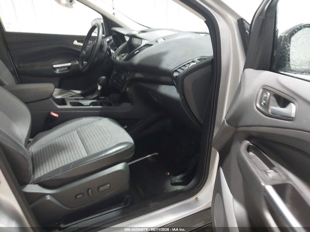 1FMCU9J96JUA25624 2018 FORD ESCAPE photo no. 5