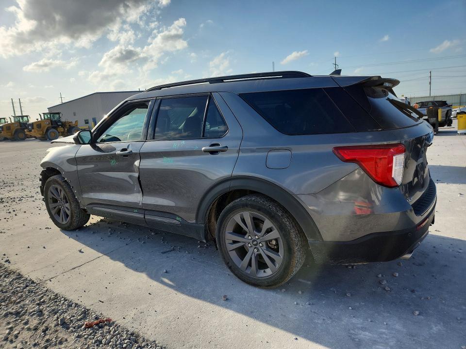 2023 FORD EXPLORER XLT — Фото 2 из 14