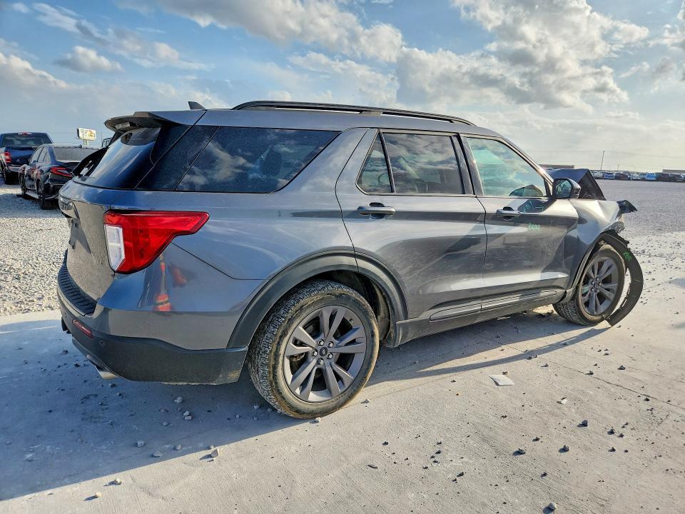 2023 FORD EXPLORER XLT — Фото 3 из 14