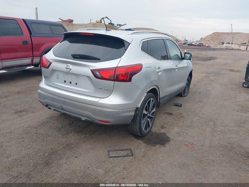 JN1BJ1CR2HW112624 2017 NISSAN ROGUE SPORT photo no. 4