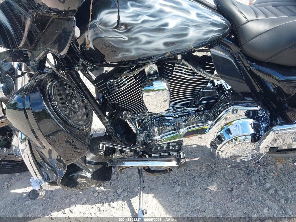 1HD1FCM17DB641596 2013 HARLEY-DAVIDSON FLHTCU photo no. 9