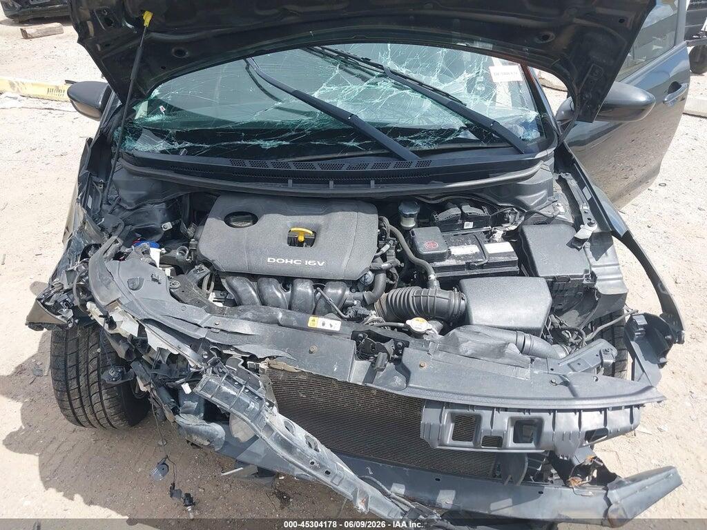 3KPFL4A71HE085888 2017 KIA FORTE photo no. 10