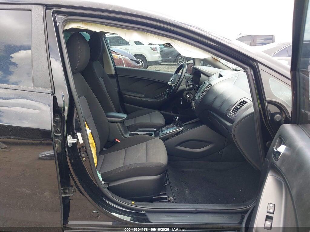 3KPFL4A71HE085888 2017 KIA FORTE photo no. 5