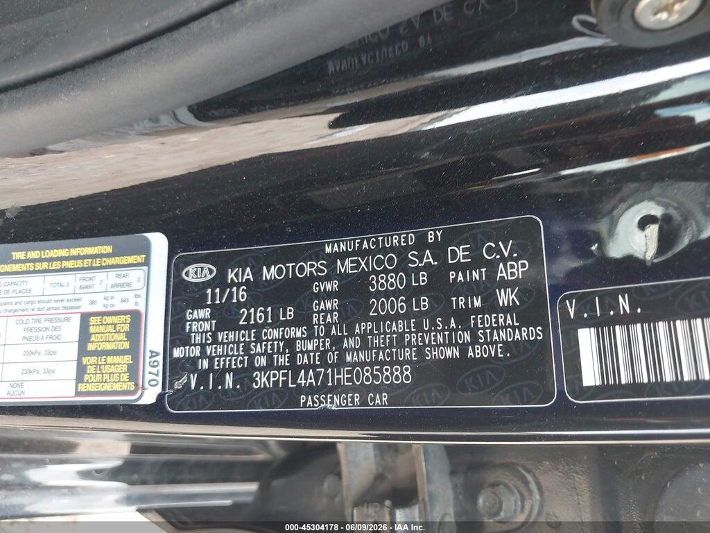 3KPFL4A71HE085888 2017 KIA FORTE photo no. 9
