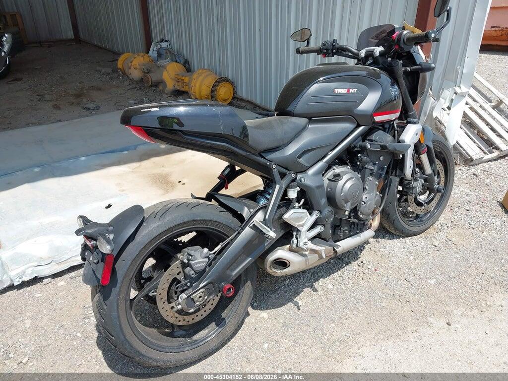 SMTL10UL7PTBL1860 2023 TRIUMPH MOTORCYCLE TRIDENT 660 photo no. 4