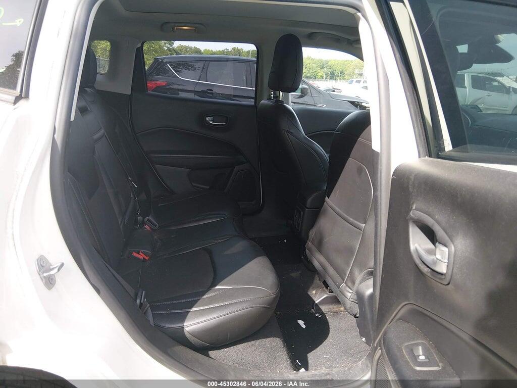 3C4NJDBBXJT325719 2018 JEEP COMPASS photo no. 8