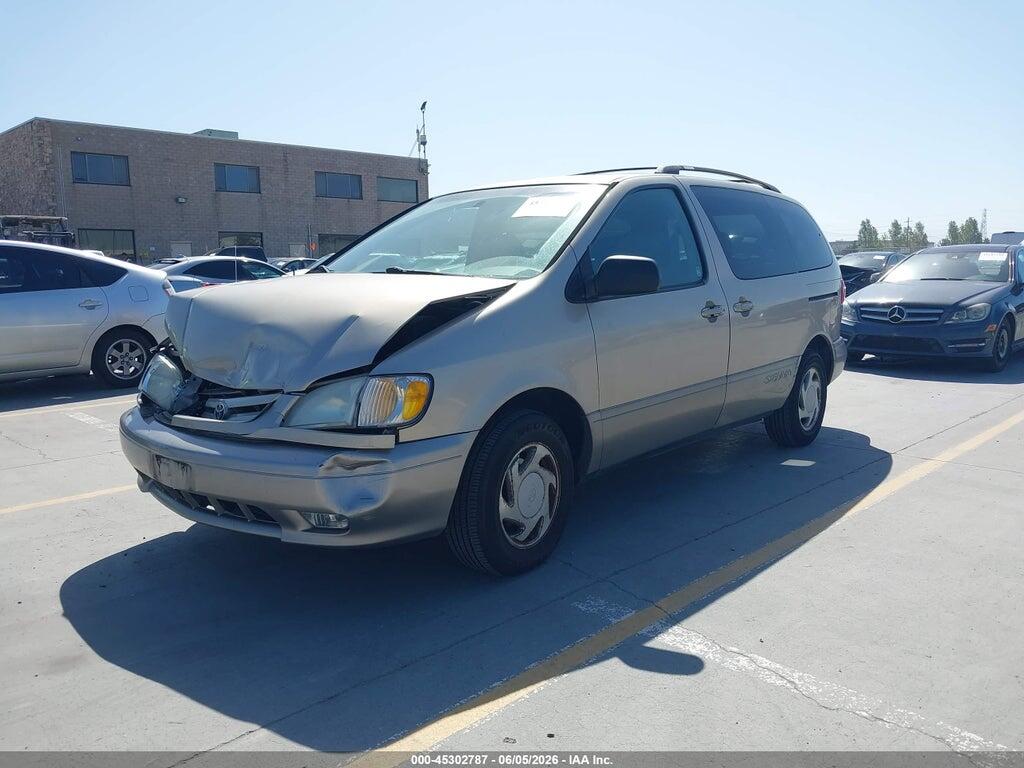 4T3ZF13C22U438700 2002 TOYOTA SIENNA photo no. 2