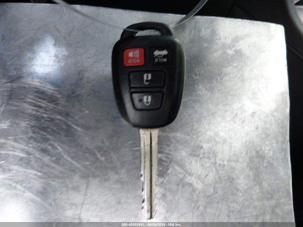 2T1BURHE0FC394146 2015 TOYOTA COROLLA photo no. 11