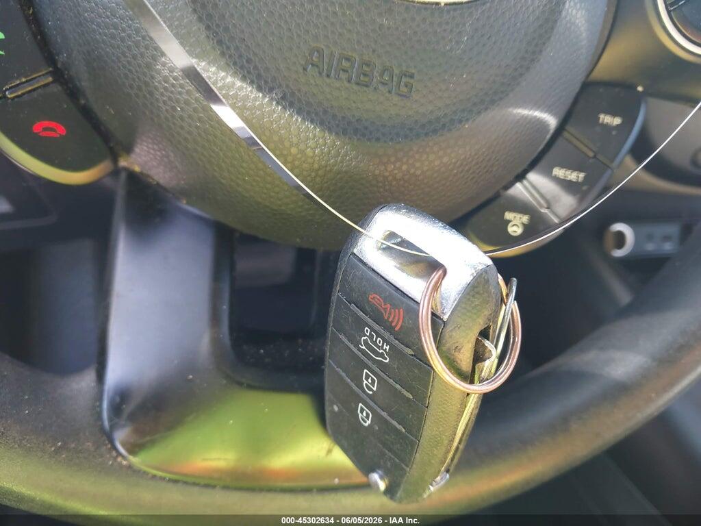 KNDJN2A23E7747219 2014 KIA SOUL photo no. 11