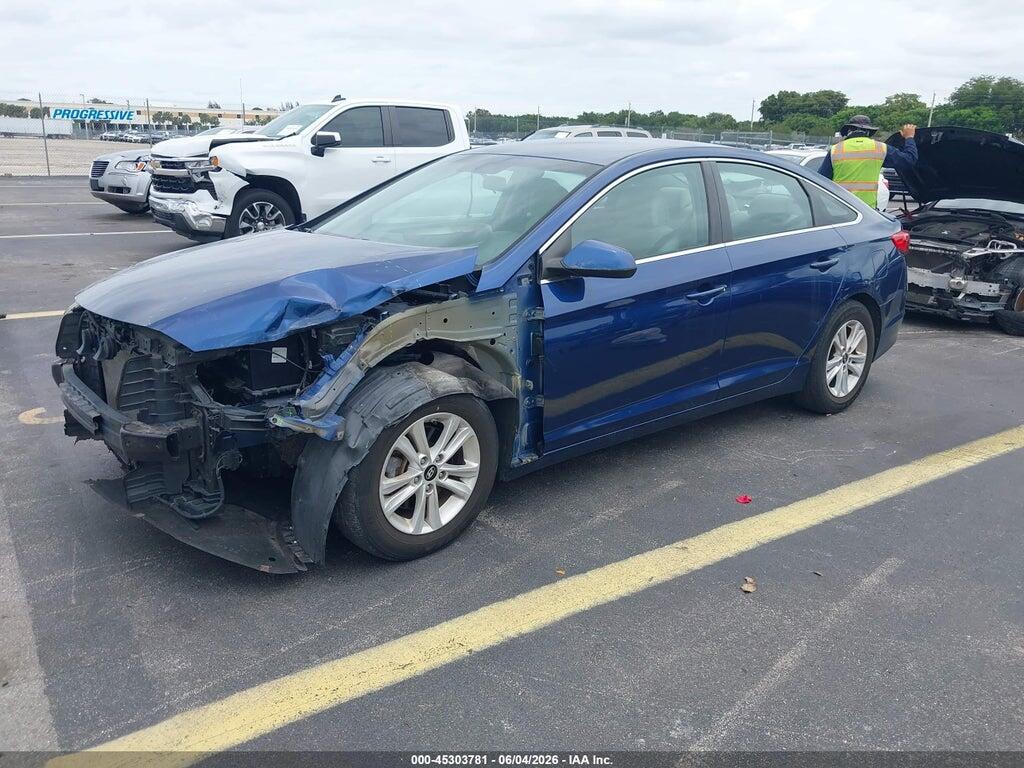 5NPE24AF4HH568972 2017 HYUNDAI SONATA photo no. 2